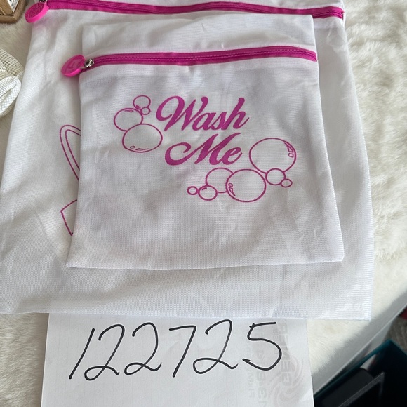 White and Pink 3-Piece Travel Bag Set - Picture 11 of 12